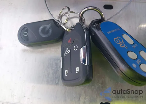 2021 Chevrolet Silverado 1500 2Wd Short Bed Lt z USA, uszkodzony, nr VIN 1GCPWCED9MZ106829